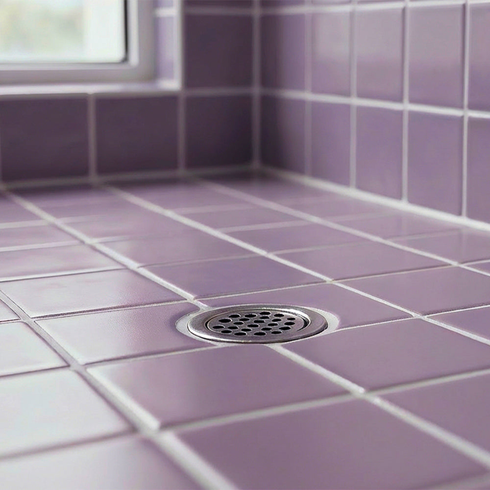 Baño-con-Suelo-Antideslizante-Violeta